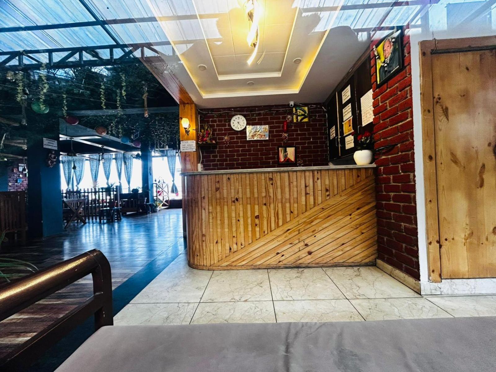 Hangout Inn Bhāgalpur エクステリア 写真
