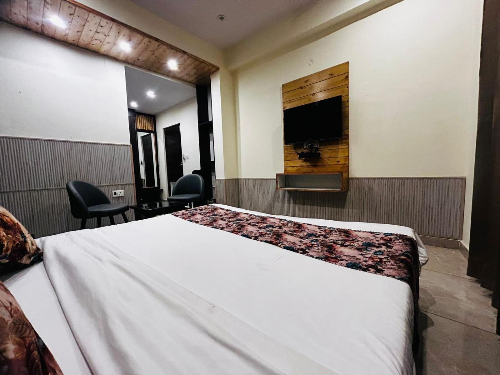Hangout Inn Bhāgalpur エクステリア 写真
